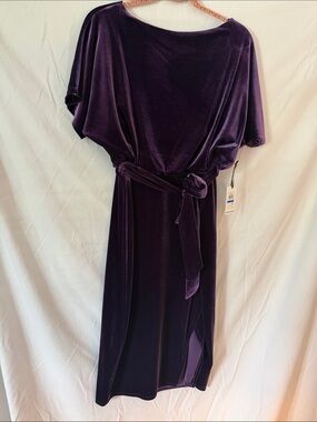 Kensie rich purple velvet knee-length dress (1X)